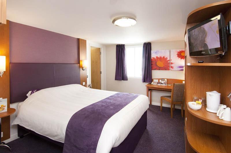 Premier Inn Premier Inn 위건 외부 사진